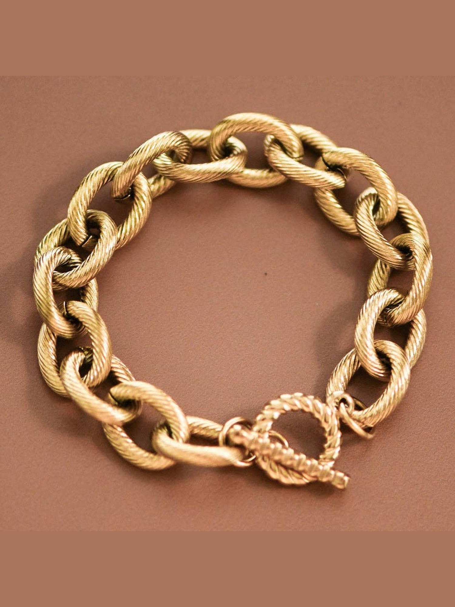 Chunky rope link toggle bracelet