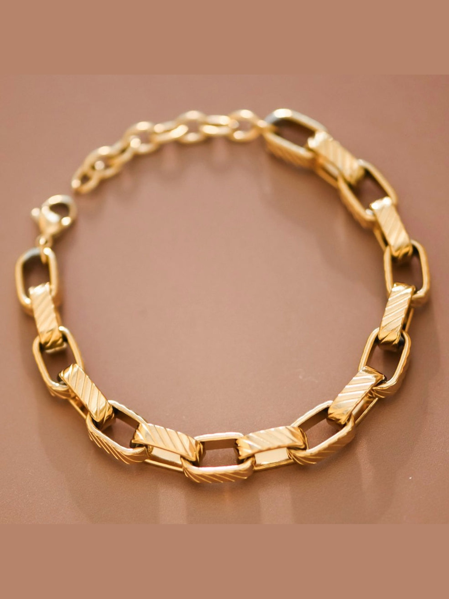 Ribbed rectangular link chain bracelet